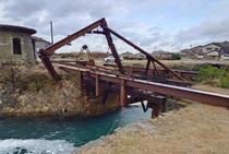 暴風で国史跡トラス橋倒壊、新潟