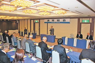 ＜人生のあとさき＞石澤義文さん（１５）元福岡町長<br />全国商工会連合会長／異例の投票で選ばれる