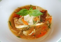 白身魚とキノコの野菜のナージュ仕立て