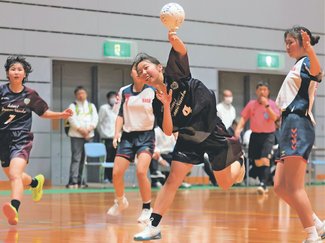 県勢３チーム快勝、３回戦へ　春中ハンド第３日