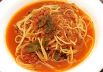 タコと白ネギのトマト煮ラグーソースパスタ