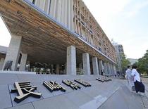 長崎知事選、２氏が競り合う