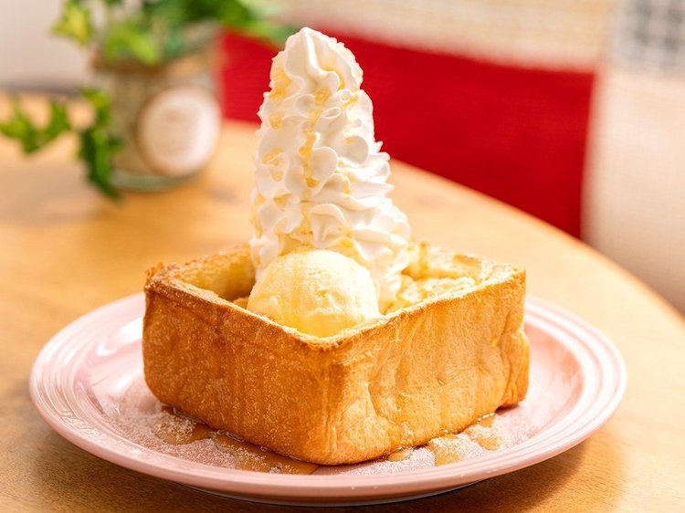 キャラメルハニートースト　食品サンプル　蝋サンプル　ケーキ　スイーツ　実物大 4段重ねのホットケーキ♡ ベーカリーカフェのハニートースト