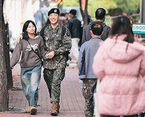 ＜産まない国　超少子化社会・韓国＞<br />第１部／若者たちの憂鬱（４）　男性だけ兵役は「不公平」