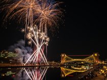 【当日券あり】音楽花火×シャボン玉パフォーマンスで特別な体験を！環水花火シンフォニーinクリスマスナイト