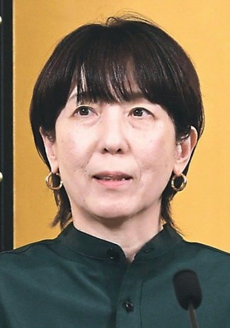 けさの人<br />第１７４回直木賞に決まった嶋津輝（しまづ・てる）さん