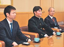 １４年ぶりの全国大会勝利誓う　富山第一高ラグビー部が意欲