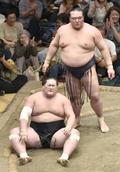 元稀勢の里「よくカムバック」