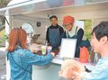東谷地区ＰＲのキッチンカー登場　昆虫王国立山開館３０年記念、ラ・フランスシェイクなど販売