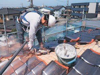 ＜事件を追え！＞悪徳リフォーム編（中）<br />ゆがんでますよ／瓦欠けただけ、２００万円