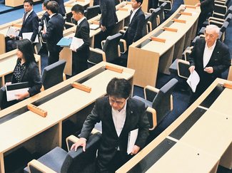 議員、一斉に「選挙モード」　県議会閉会、街頭・ＳＮＳで政策発信