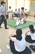 柔道メダリストの技体験　ふるさと支援学校（富山）に田知本さんら訪問