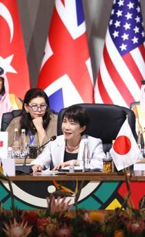 首相、洋服選び「悩んだ」