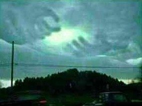 「神の手」実は魔の手!?　悪質サイトに誘導の恐れ