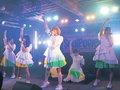 歌や踊りで被災地応援　富山・中央通りでアイドルら３８組がライブ