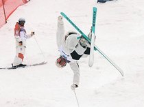 感触確かめ華麗な技　南砺、モーグルＷ杯公式練習
