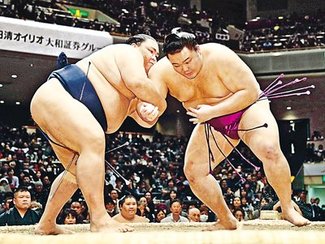 朝乃山は初戦敗退　大相撲トーナメント