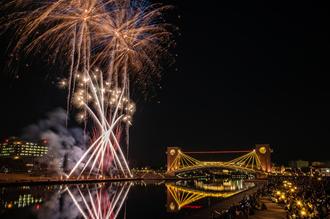 【プレミアム席販売中】音楽花火×シャボン玉パフォーマンスで特別な体験を！環水花火シンフォニーinクリスマスナイト