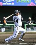 オリックス頓宮が連続アーチ