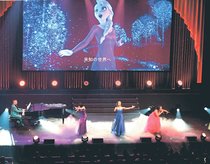 ディズニー名曲で魅了　氷見でコンサート、ミュージカル歌手熱唱