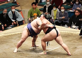 朝乃山、力なく初黒星　大相撲初場所１１日目