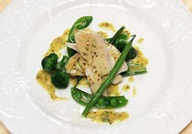  鶏胸肉と緑野菜のハニーマスタードソース