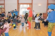 子ども元気に鬼退治　富山昭和ＬＣ、恵光学園でイベント