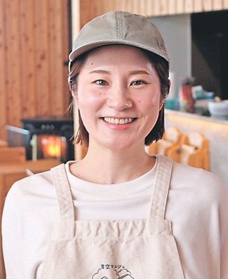 カラフル<br />「青空マルシェ ベジボート」スタッフ・山内ありささん