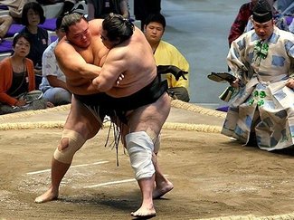 朝乃山の十両復帰確実　名古屋場所、大奄美を破り５勝目