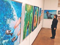 写真や絵画、力作１０００点　県民会館で県高校文化祭始まる