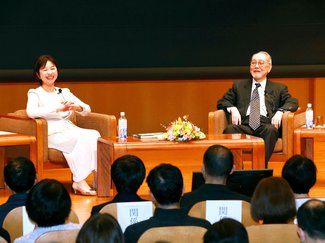 書く喜び・意義語り合う　北日本文学賞６０回記念対談【動画あり】