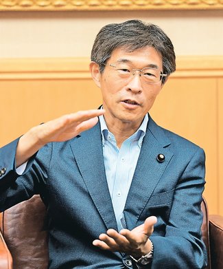 社保料引き下げへ決意　参院選比例で３選の柴田氏来社