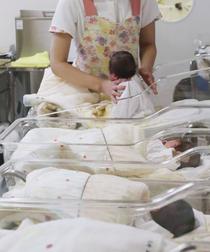 上半期出生数、３１万９千人