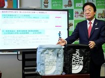 新庁舎は夏ごろ着工へ、新小学１年生にリュック贈る　小矢部市２６年度予算案