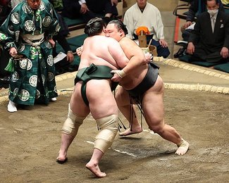 朝乃山３連勝　大相撲初場所３日目