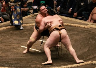 朝乃山４連勝で通算４００勝　大相撲初場所５日目