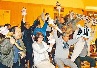 大関とり 近づいた　呉羽会館　朝乃山勝利に大歓声