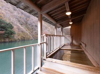 【富山ちょこっと旅】〝船でしか行けない〟秘境・大牧温泉（南砺市）へおでかけ！