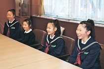 世界選手権優秀賞を報告　キッズチア富山ＴＩＮＫＳ、上市町役場を訪問