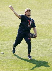 休養日に伊藤、宮城らが自主練習