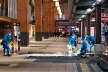 ＪＲ長野駅前で男性刺され死亡、２人重軽傷　無差別か、刃物男逃走