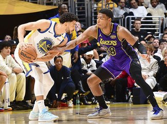 八村１１得点　レーカーズ４連勝