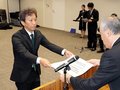 菊地氏に当選証書　氷見市長選