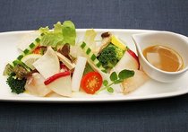 タラとカブの昆布締めサラダ