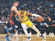 八村は無得点　チーム敗れる