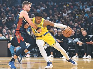 八村は無得点　チーム敗れる