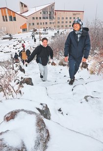 立山・室堂が一面銀世界　今季初積雪