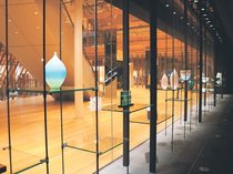 ＮＹタイムズお薦めの富山市、訪日客もてなし強化　ガラス美術館の音声ガイド多言語化