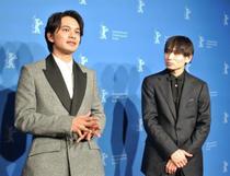 内山監督、北村さんに拍手