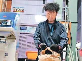 令和米騒動～農のあした＜２＞第１部　背景と余波１「猛暑」<br />スーパー２ヵ月分不足